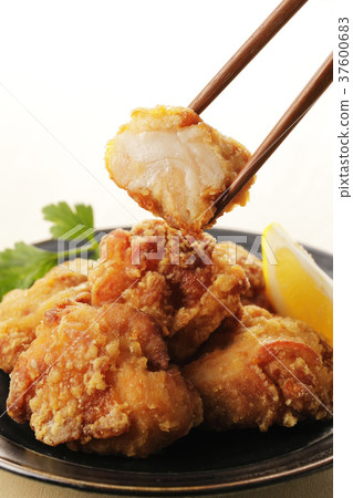  Deep-fried chicken 37600683