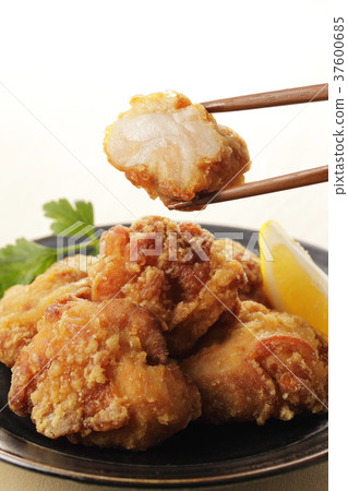  Deep-fried chicken 37600685