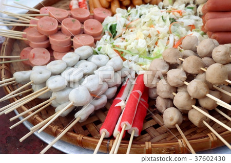 steamed meatballs at street food 37602430