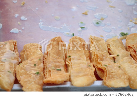 crispy roti in street food 37602462