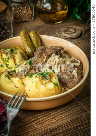Fried chicken liver with onion Fried chicken liver with onion 37606540