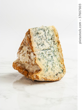 Blue cheese 37607803
