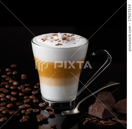 Cafe macchiato 37607834