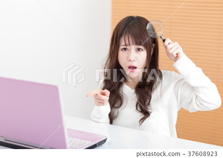 個人電腦·女性 37608923