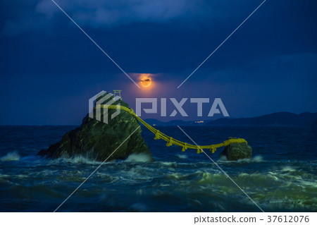 超級月亮在Mie Ise Futumigaura夫婦搖滾之間崛起 37612076