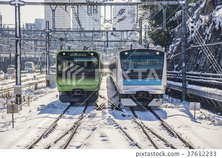 Yamanote Line E235 Keihin Tohoku Line E233 Tanada Station Yamanote Line E235 Keihin Tohoku Line E233 Tanada Station 37612233