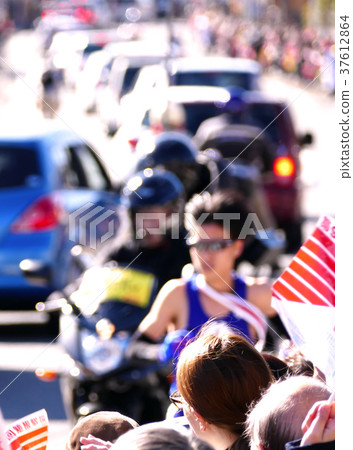 道路歡呼 37612864