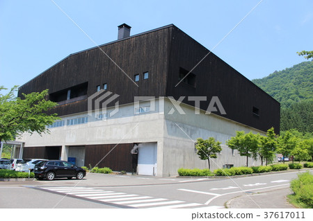 Sake storage at the foot of Mt. 37617011