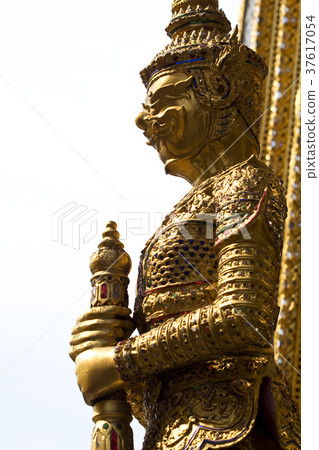 Guardian Statues at Wat Phra Kaew, Thailand Guardian Statues at Wat Phra Kaew, Thailand 37617054