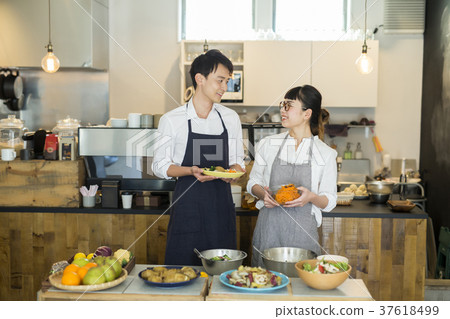 Married at a cafe Food business 37618499