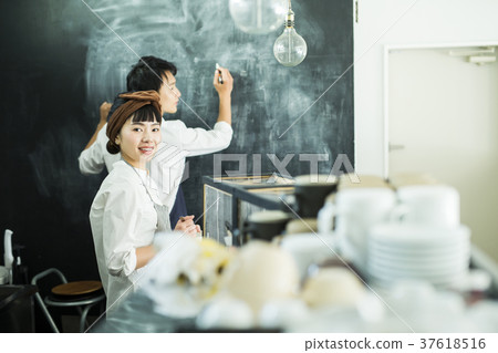 Married at a cafe Food business 37618516