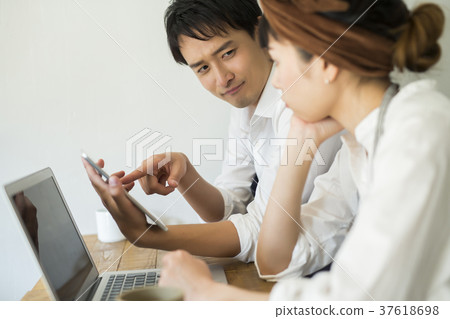 嫁給了一家咖啡館的食品企業 37618698