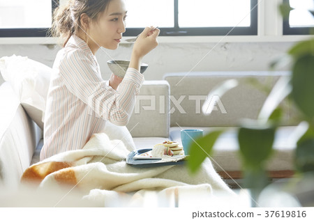 喜歡時尚家常餐的女性 37619816