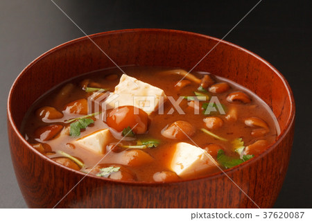 Nanpo miso soup 37620087