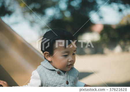 kid, younger, park 37621628
