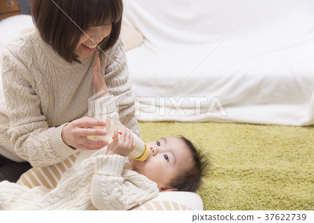 Breast-feeding 37622739