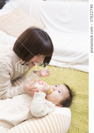 Breast-feeding 37622740