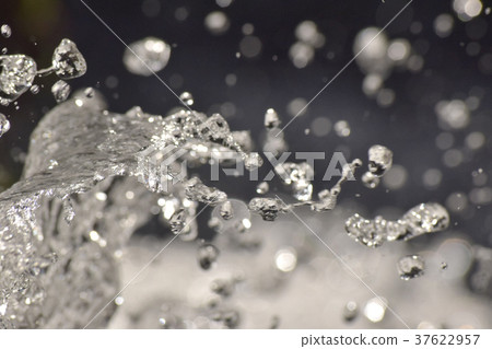 Splashes Splashes 37622957