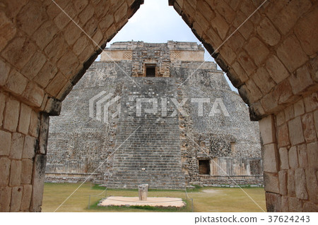Wizards pyramid Uxmal ruins World heritage Maya ruins Mexico Wizards pyramid Uxmal ruins World heritage Maya ruins Mexico 37624243