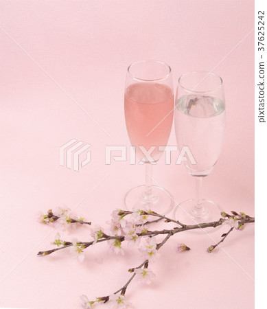 Cherry blossoms and red and white wine for spring celebration Cherry blossoms and red and white wine for spring celebration 37625242