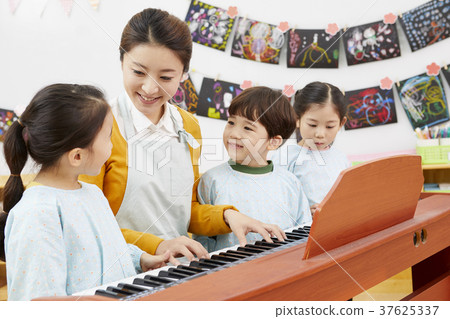 Kindergarten, Kindergarten, Child, Teacher, Korean Kindergarten, Kindergarten, Child, Teacher, Korean 37625337