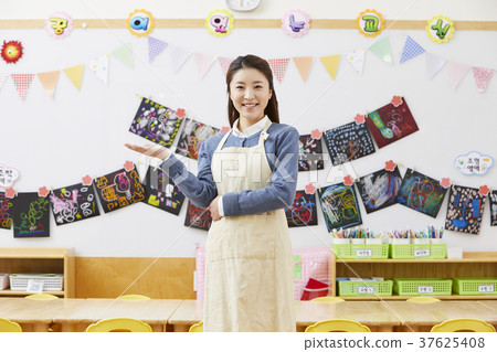 幼兒園,女孩,老師,韓國 幼兒園,女孩,老師,韓國 37625408