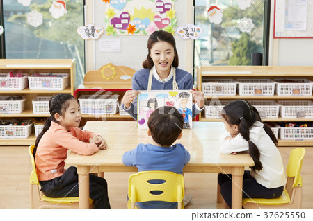 Kindergarten, Kindergarten, Child, Teacher, Korean Kindergarten, Kindergarten, Child, Teacher, Korean 37625550