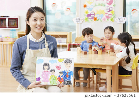 幼兒園,幼兒園,兒童,老師,韓語 幼兒園,幼兒園,兒童,老師,韓語 37625561