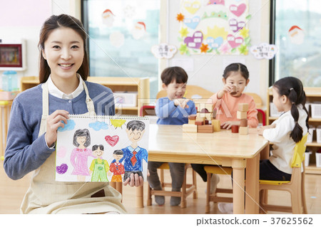 幼兒園,幼兒園,兒童,老師,韓語 幼兒園,幼兒園,兒童,老師,韓語 37625562