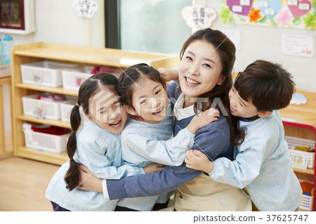 Kindergarten, Kindergarten, Child, Teacher, Korean 37625747
