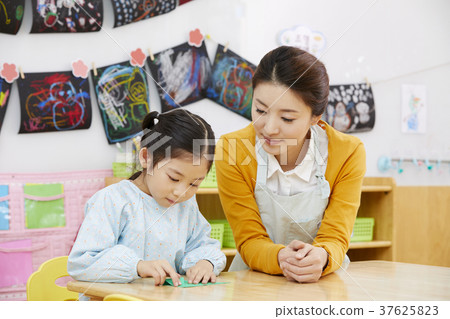 幼兒園,幼兒園,兒童,老師,韓語 幼兒園,幼兒園,兒童,老師,韓語 37625823