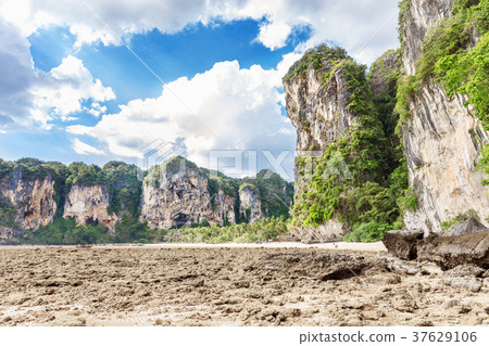 Popular travel tropical karst rocks Tonsai 37629106