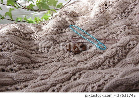 Hobby hand knitting 37631742