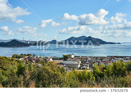 從Kurushima海峽服務區看Shimanami Kaido 從Kurushima海峽服務區看Shimanami Kaido 37632678
