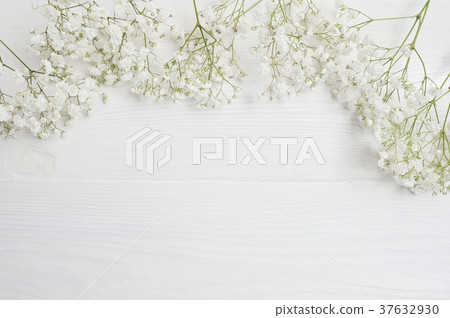 Mock up Composition of white flowers rustic style 37632930