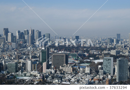 Tokyo cityscape in Japan "Shinjuku high-rise buildings and other buildings" = Tokyo's first major snowfall in four years in Tokyo, dawn, January 23, 2018 Tokyo cityscape in Japan "Shinjuku high-rise buildings and other buildings" = Tokyo's first major snowfall in four years in Tokyo, dawn, January 23, 2018 37633294