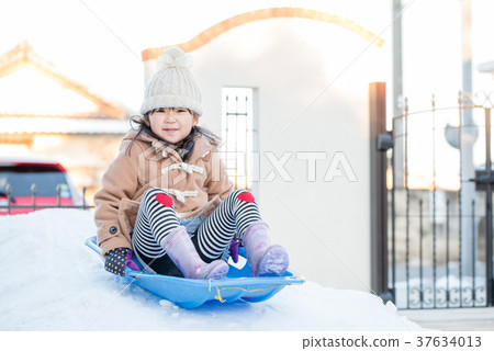 演奏雪的女孩 37634013