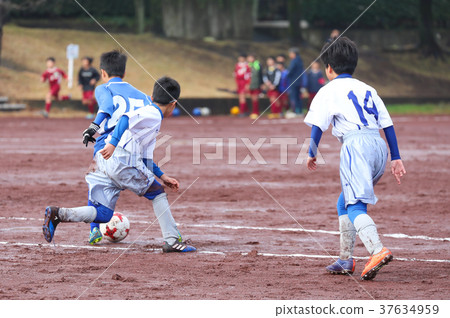 Boy soccer dribbling 37634959