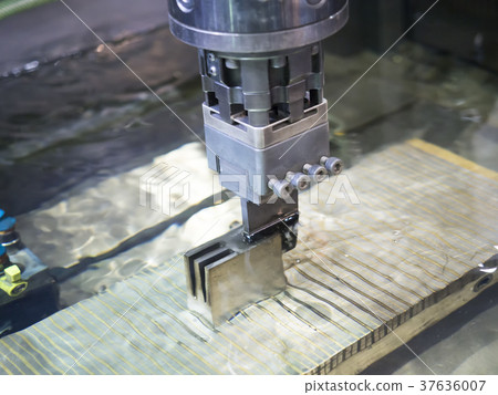 Use  EDM electrod to make precision mold and die 37636007