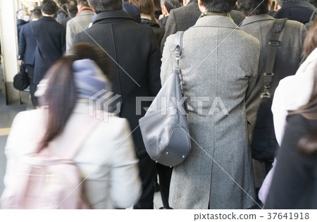 Tokyo commuter scene Shinagawa Station 37641918