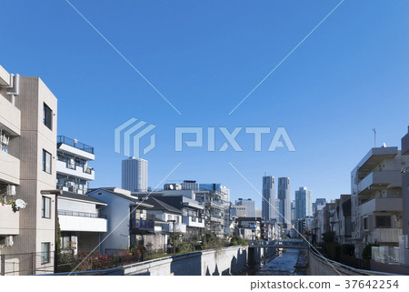 Tokyo scenery Kandagawa and Tokyo Metropolitan Government Nakano Shinbashi Tokyo scenery Kandagawa and Tokyo Metropolitan Government Nakano Shinbashi 37642254