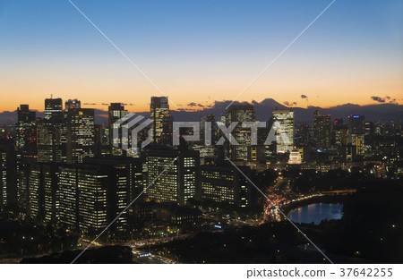 Tokyo scenery Magic hour Mt. Fuji and buildings in the city center 37642255