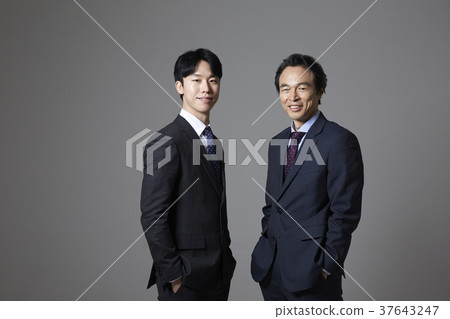 同事,商人,韓國人 同事,商人,韓國人 37643247
