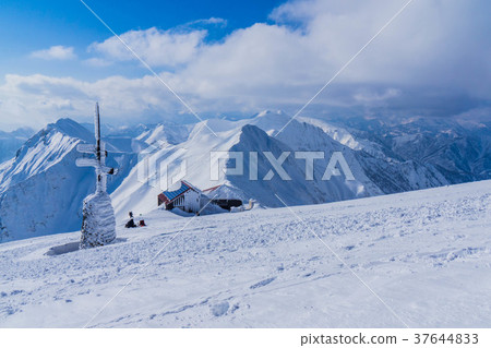 Winter Tanigawadake Sadono hut and frozen road vote 37644833