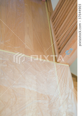 地板 關心某人的健康 室內設計工作 37644903