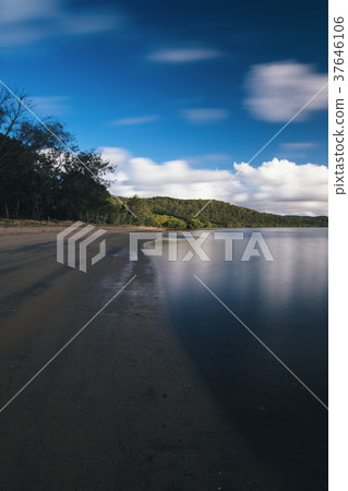 Adams beach on Stradbroke Island, Queensland Adams beach on Stradbroke Island, Queensland 37646106