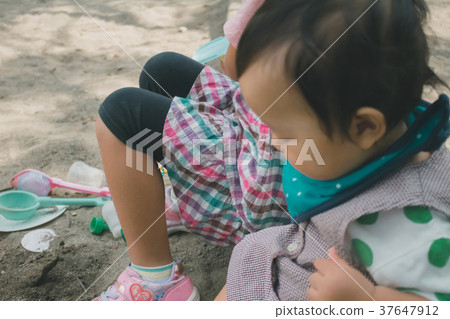 older sister and younger brother, younger, brother 37647912