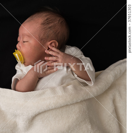 Baby photo Baby photo 37651303