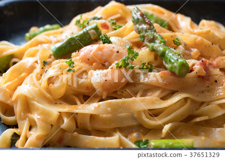 Shrimp and asparagus fittine 37651329