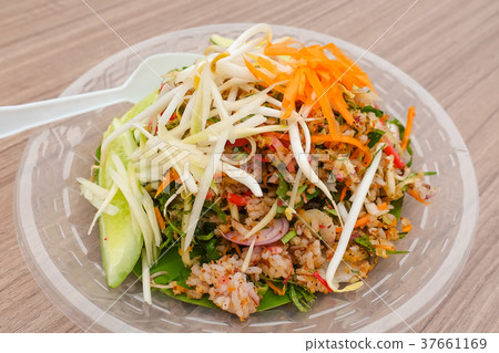 Cold green papaya 37661169